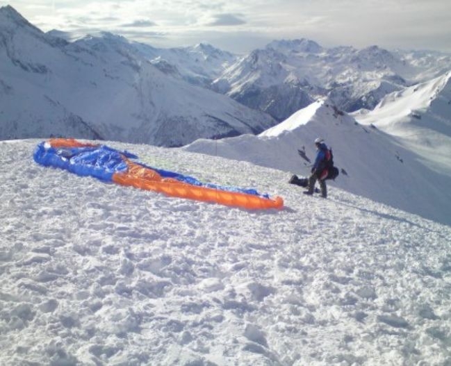 Winter paragliding