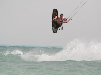 Full Day Kitesurfing Course In Poole