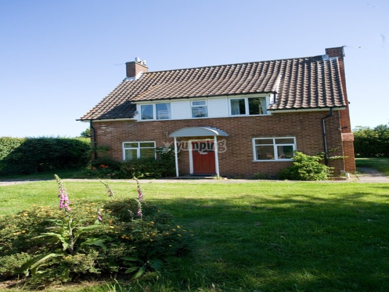 Frank Chapman Centre, prices and bookings 2024