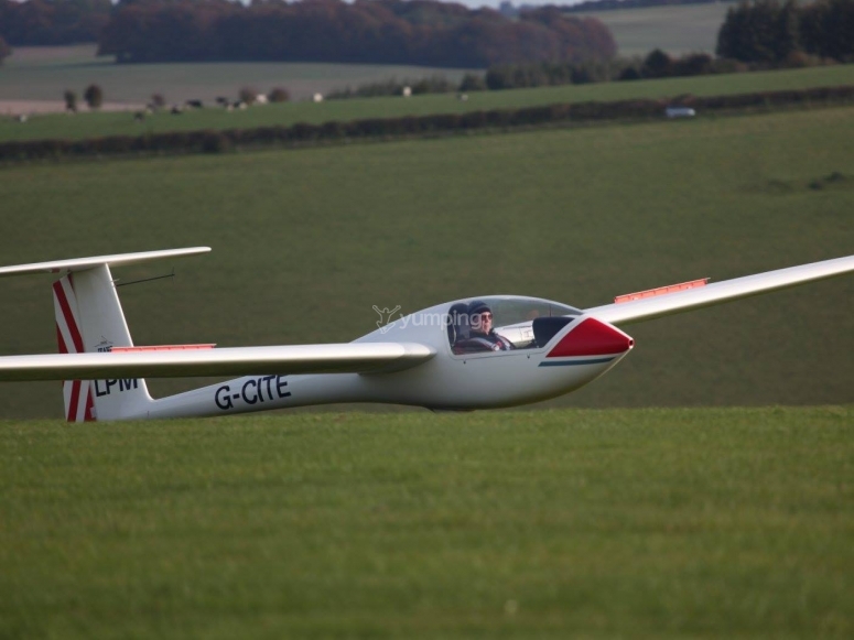 Bath Wilts & N Dorset Gliding Club, prices and bookings 2024