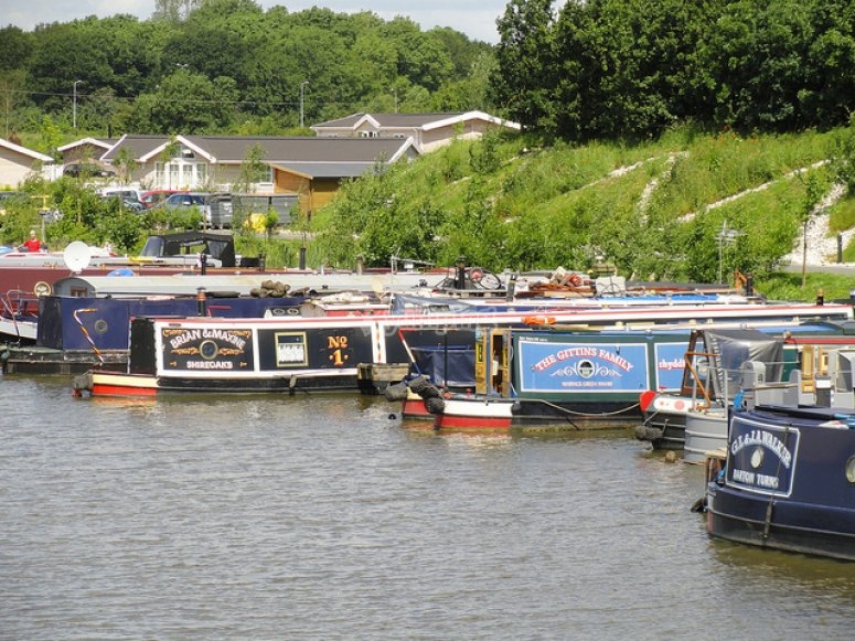 Narrowboat and Canal Boat Hire, prices and bookings 2024