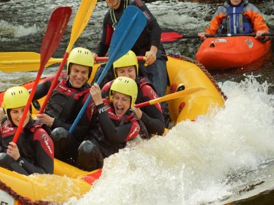 Rafting en rápidos en el norte de Gales, medio día