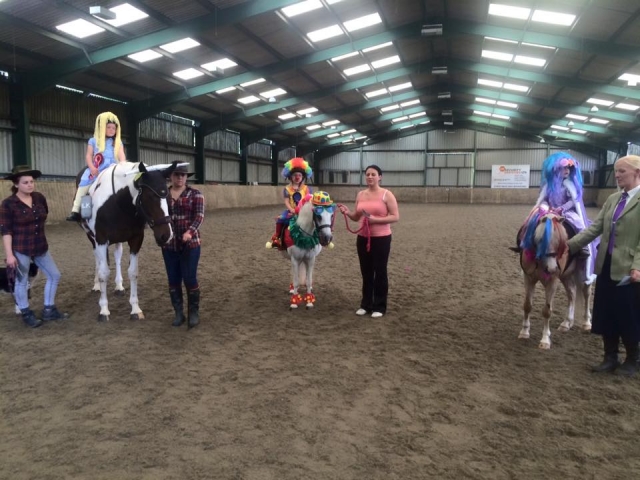Riders at the centre