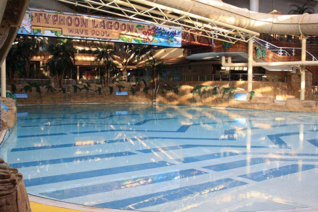  La nostra piscina con le onde 