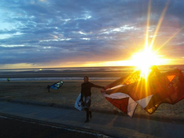  Niente di meglio del kitesurf con questa vista 