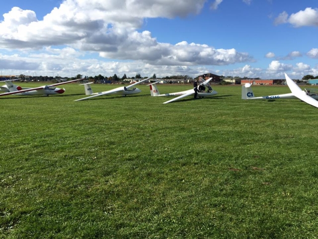 The aircrafts at Wolds Gliding Club