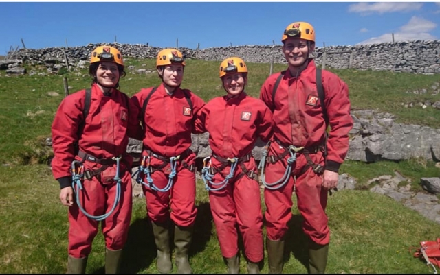  Adventure Crew 