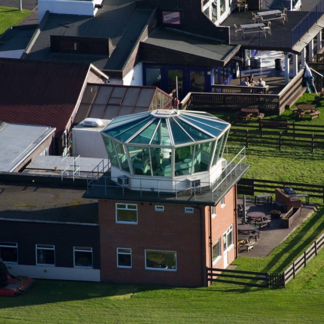  Visita oggi il Wycombe Air Center! 