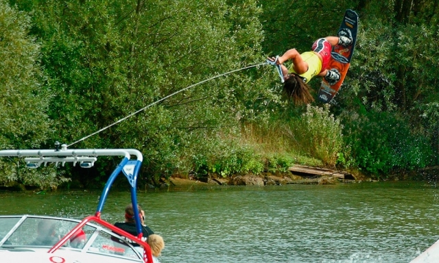 e-19625907-wakeboard-4116369777132262.v1.jpg