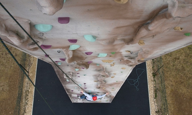 e-19625911-climbing-71116367128822038.v1.jpg