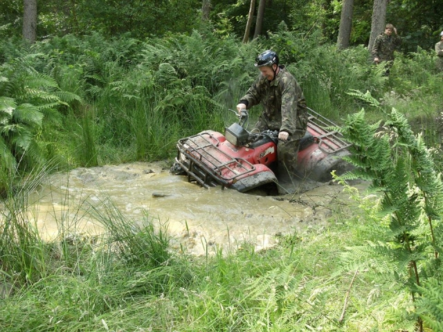 享受这次泥泞的冒险