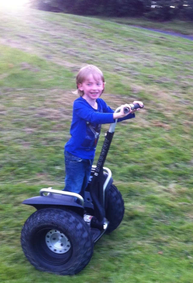  Zakk auf einem Segway 