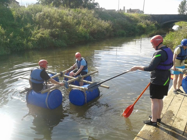Construye una balsa en Shipman
