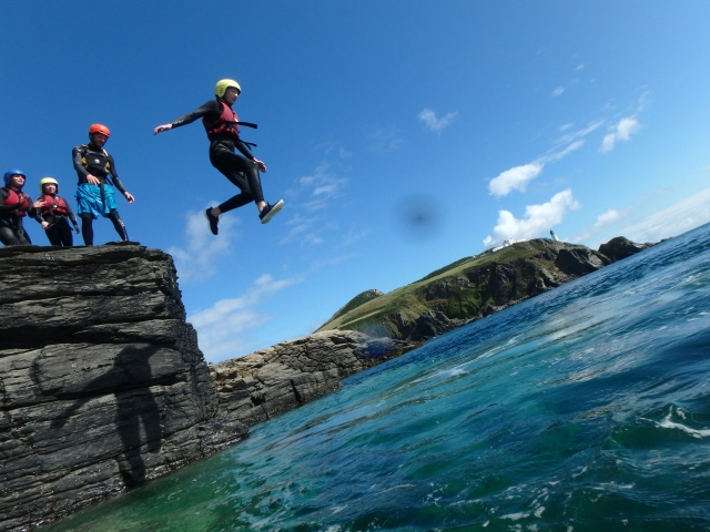  Coasteering é super divertido 