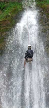  Discesa in corda doppia delle cascate 