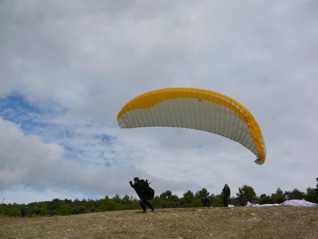 Paragliding in Cornwall