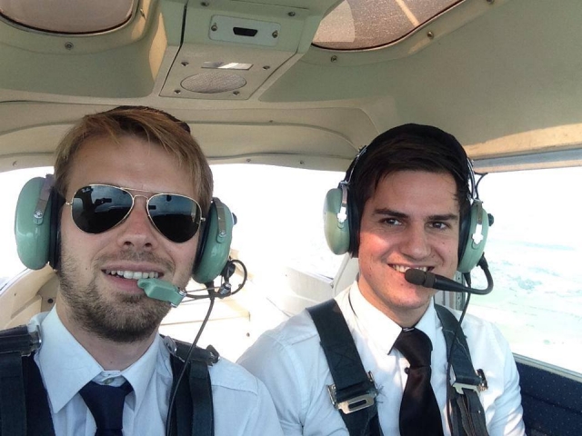  Die Piloten der Westair Flying School 