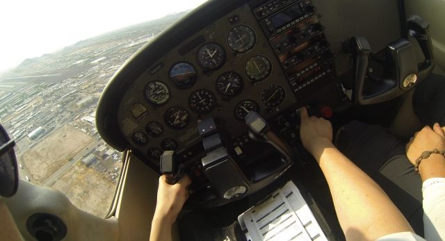  Effettua voli di prova con Midland Air Training 