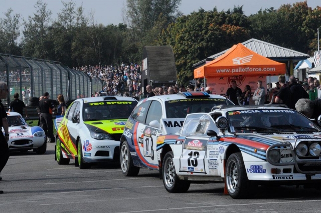 Line of competitors