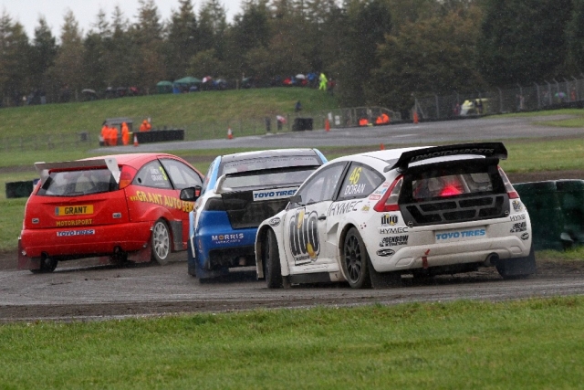  como um verdadeiro piloto de corrida! 