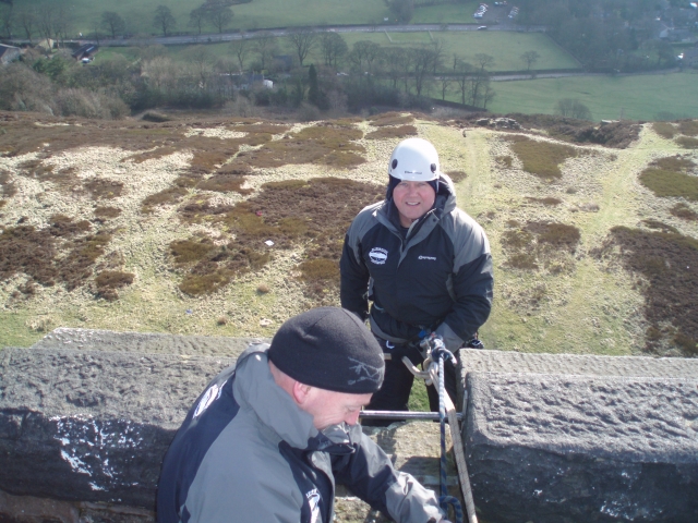 Le personnel teste le gréement
