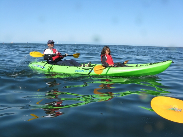  Experimente algo novo com o Oxwich Watersports!