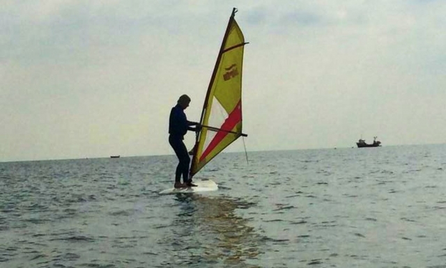  Ajustando a vela de Windsurf 