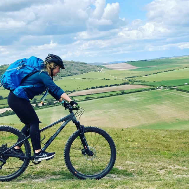  Ciclismo de montaña con nosotros 