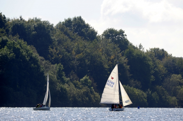  Sailing at Wimbleball on a summer´s day 