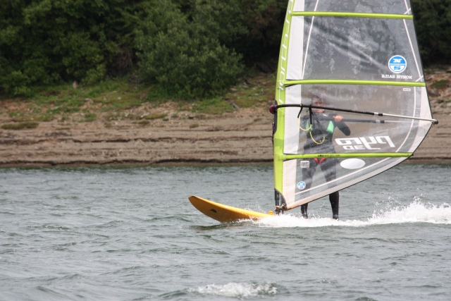  Solo windsurfing 