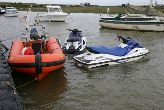 Montez dans le siège du conducteur 