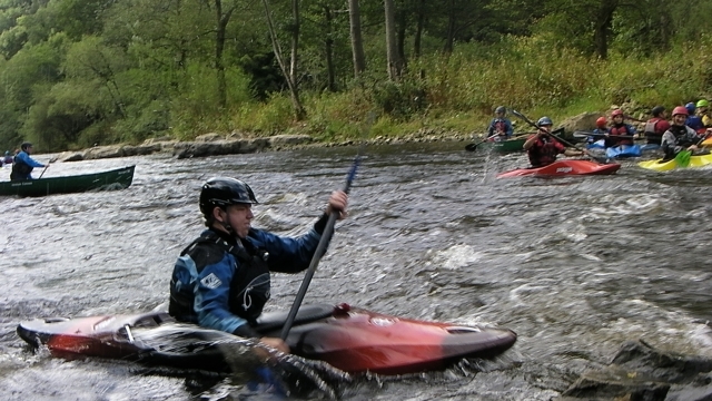  Kayak Surfing 