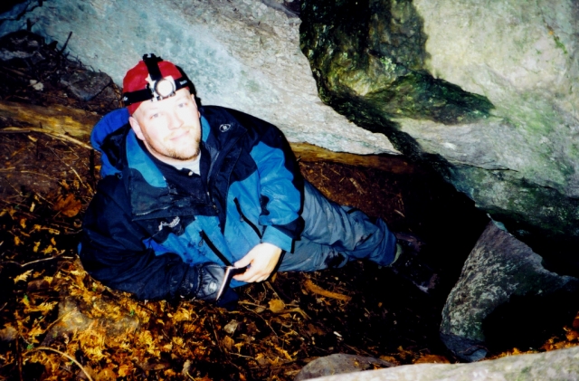  英国摇滚峰会中心探洞 