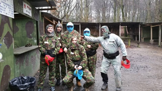  Grupo de meninos no local de Brighouse 