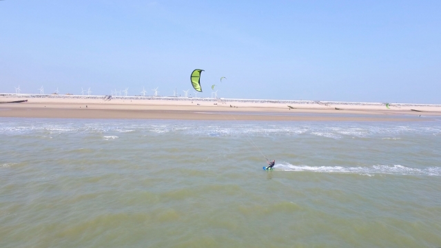 Kitesurfing en Camber 