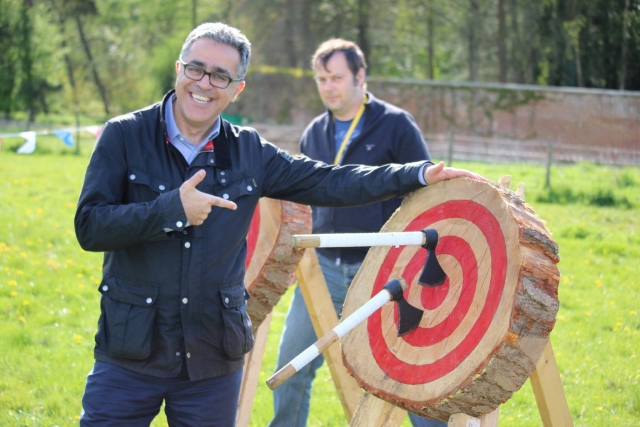 Ax throwing