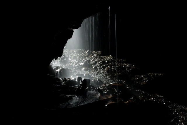 water-seeping-through-the-caverns-following-heavy-rainfall-at-corris-mine-explorers.jpg