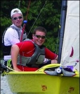  Windsurfing é um esporte aquático popular 