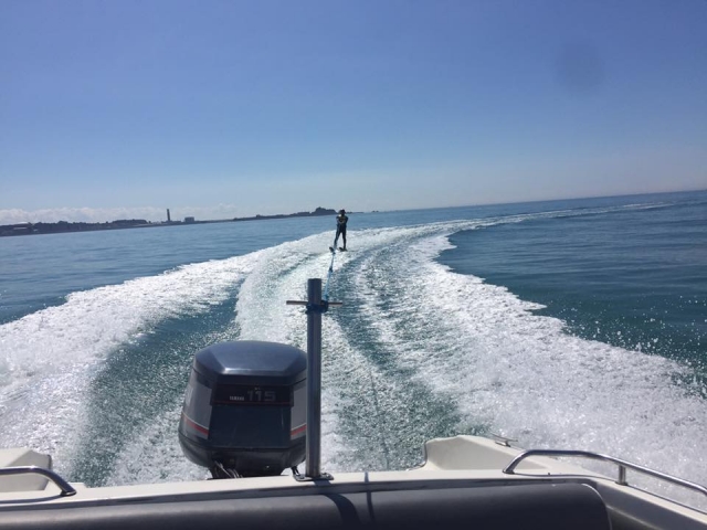 Pulling water skiers