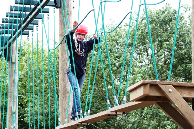  Highropes course crossing 