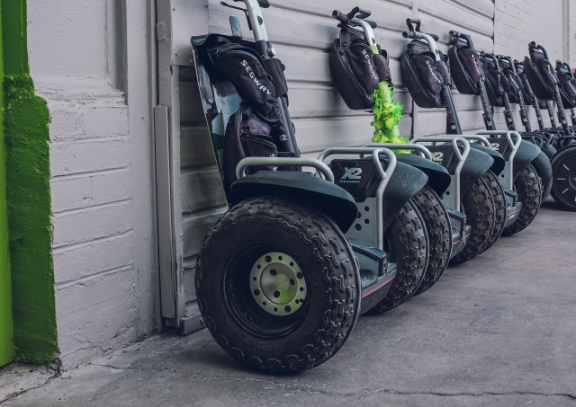  Beaucoup de segways 