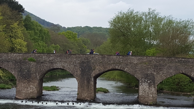  Do outro lado da ponte