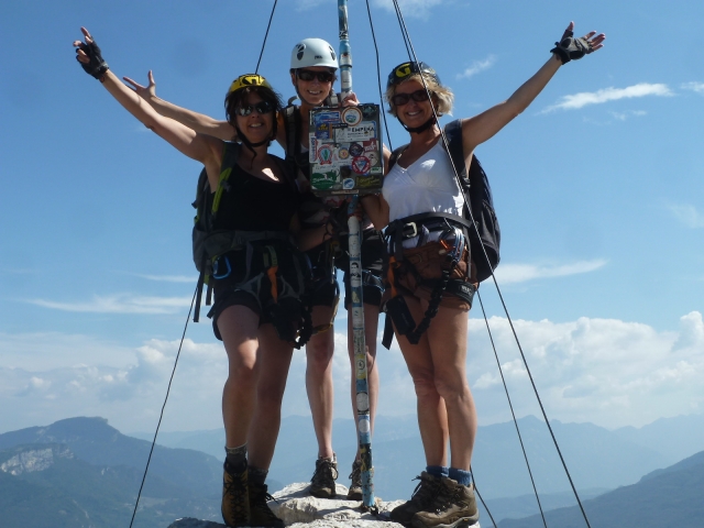  通过多洛米蒂山脉的飞拉达 