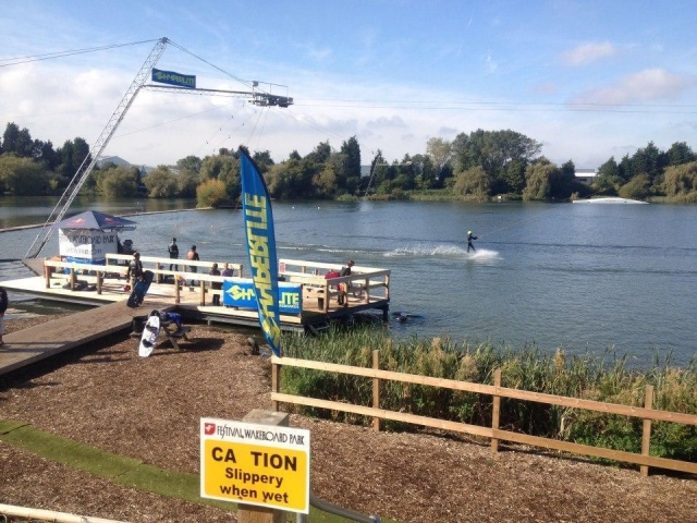  Waterski en Basildon. 