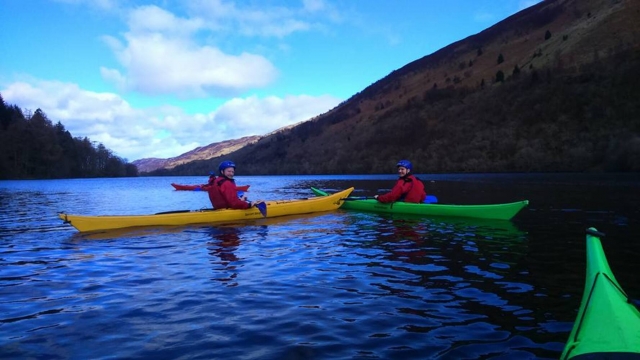  Les gens s'amuser en kayak avec Active Highs 