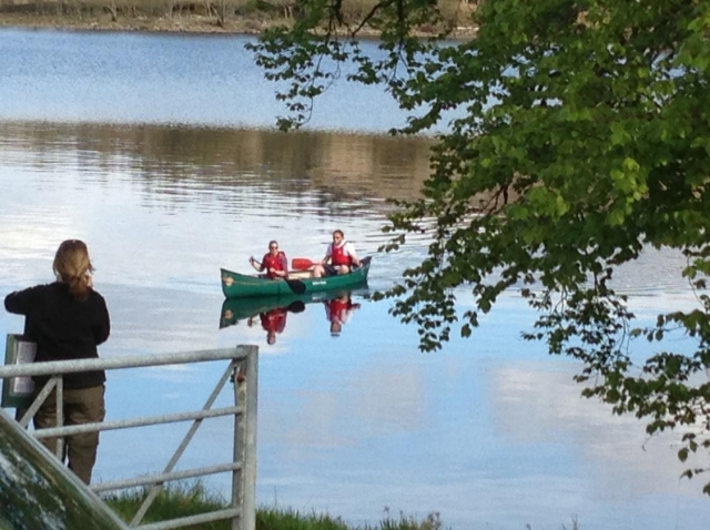  六月至十月的独木舟一日游。 