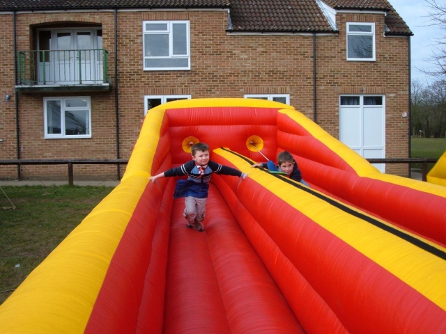  Essayez le Bungee Run. 