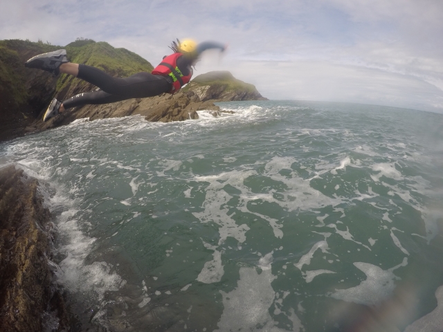 Avventura di Coasteering nel Devon