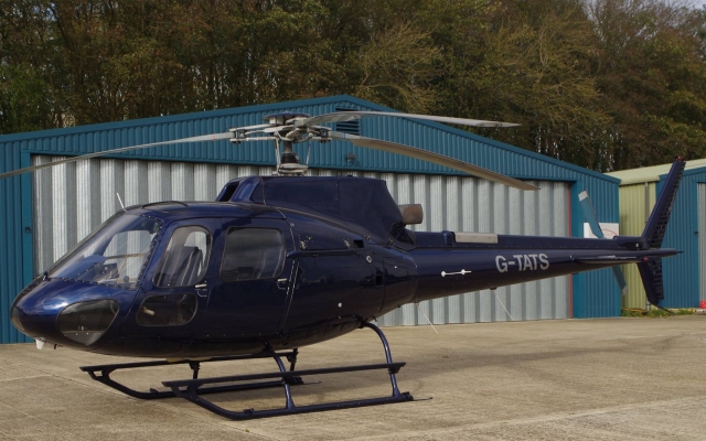  Um maravilhoso fuga de helicóptero de helicóptero na neve 