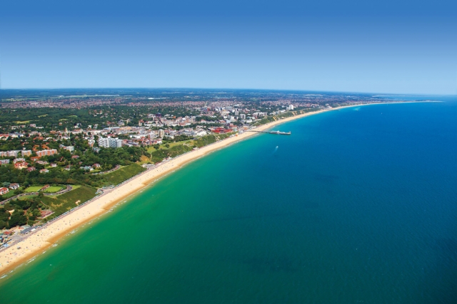  Bournemouth Bay 